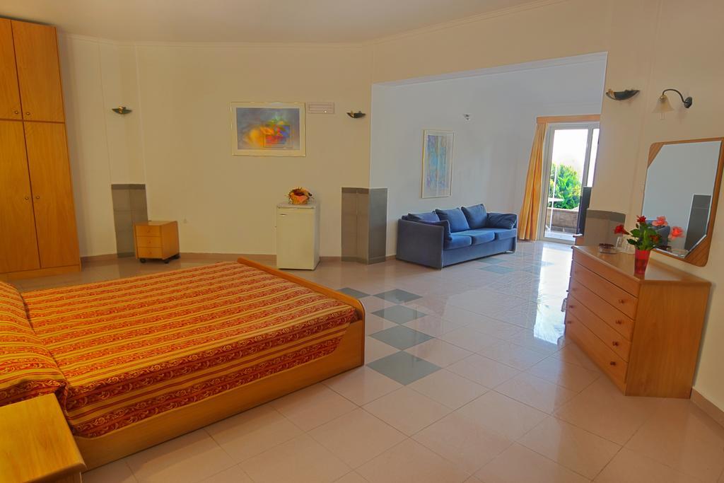 לרדוס Ilyssion Hotel חדר תמונה
