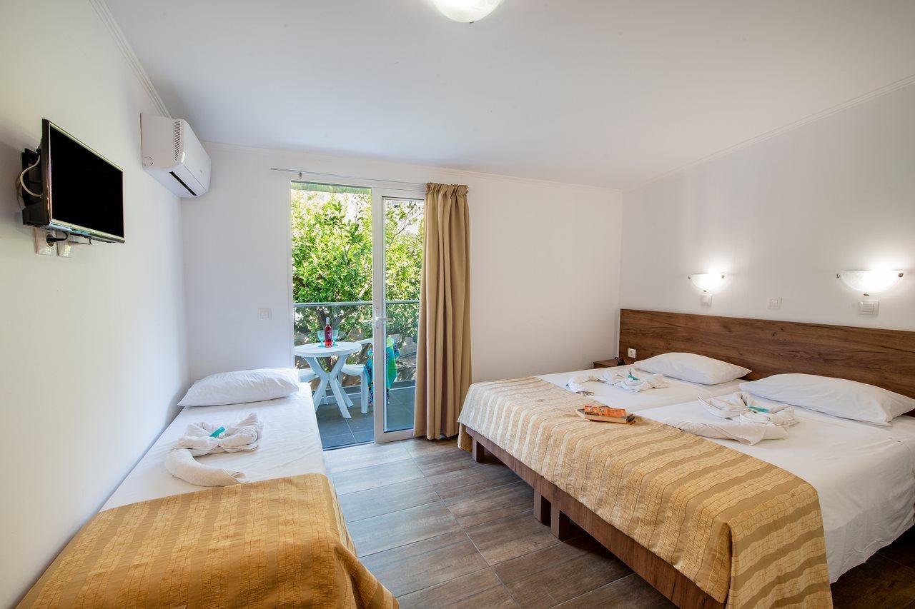 לרדוס Ilyssion Hotel מראה חיצוני תמונה