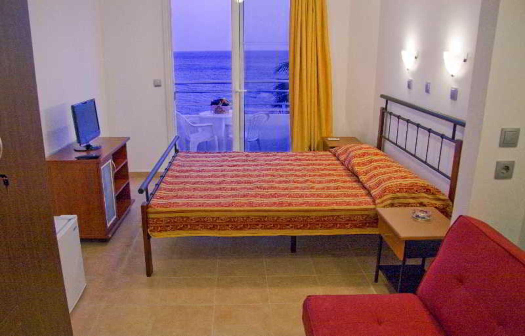 לרדוס Ilyssion Hotel מראה חיצוני תמונה