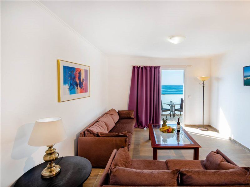 לרדוס Ilyssion Hotel מראה חיצוני תמונה